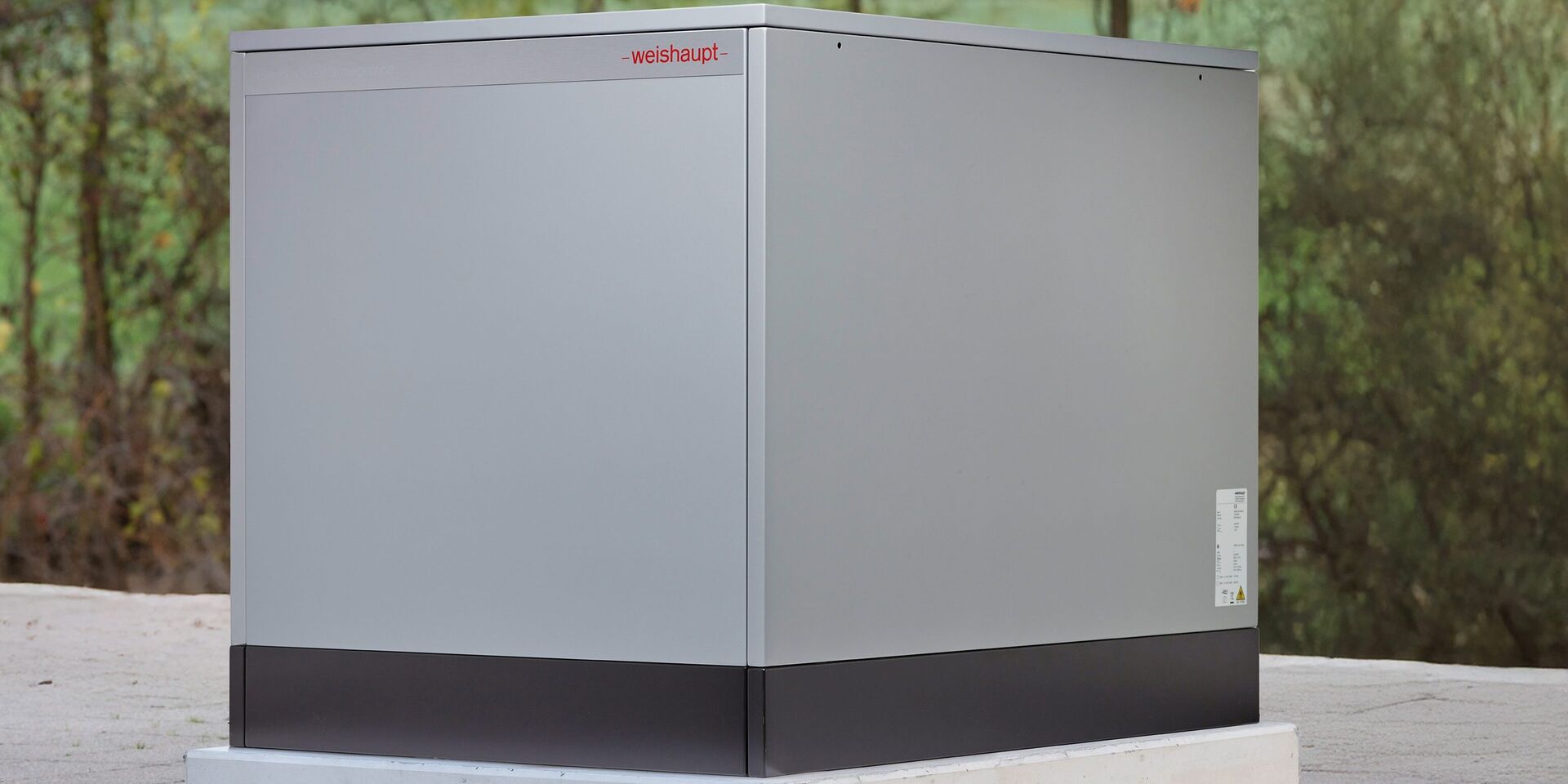 Aussen aufgestellte Sole/Wasser-Wärmepumpe Geoblock® WGB 20